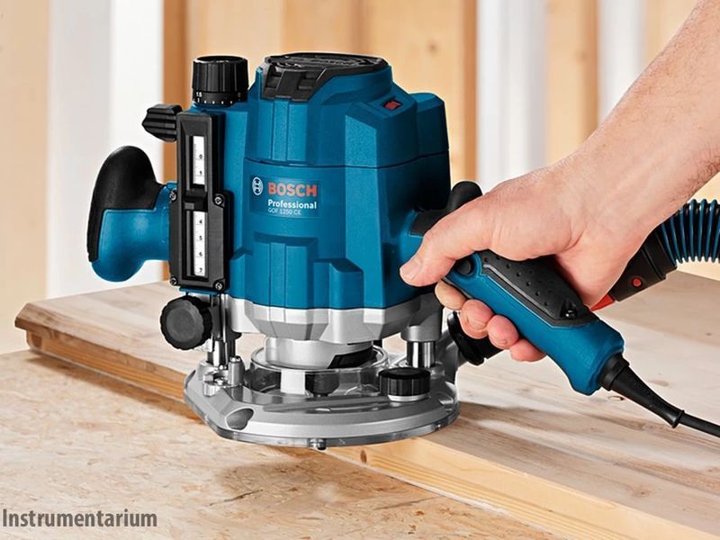 Професійний фрезер Bosch Professional GOF 1250 CE : 1250 Вт, патрон&nbsp;6-8 мм, 24000 об/хв, вага 3.6 кг VSE 0601626000 VSE фото