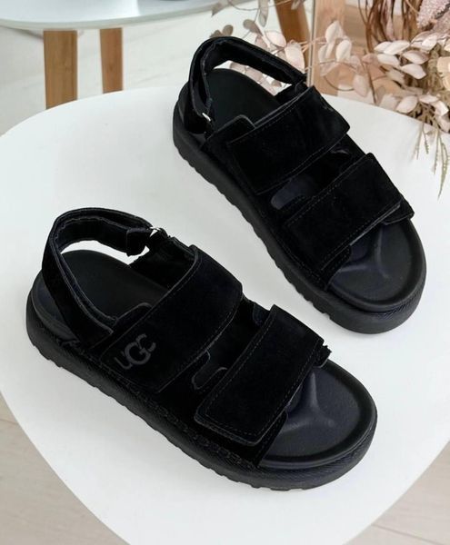 Стильні жіночі босоніжки,сандалі в стилі відомого бренду UGG на масивній підошві. В чорному кольорі. Розмір в наявності 38,39 Q7-1 фото