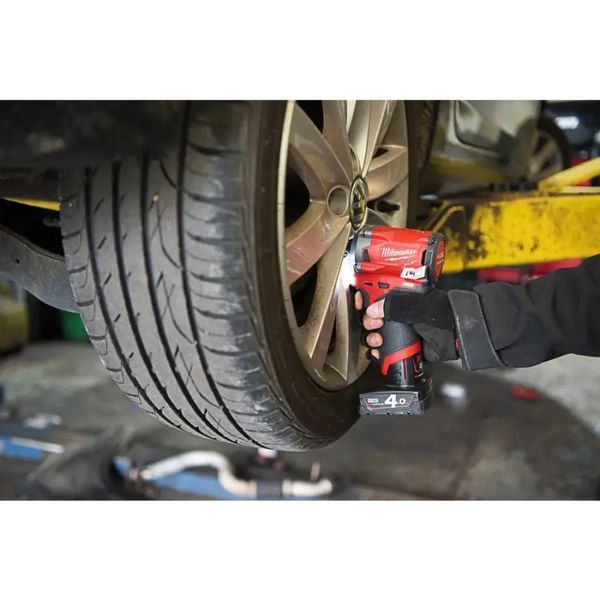 Професійний гайкокрут акумуляторний Milwaukee M12 FIWF12-422X : з АКБ 12V 2шт-4.0 Ah, 339 Нм, 3200 уд/хв, 2700 об/хв, квадрат 1/2" 4933464616 VSE фото