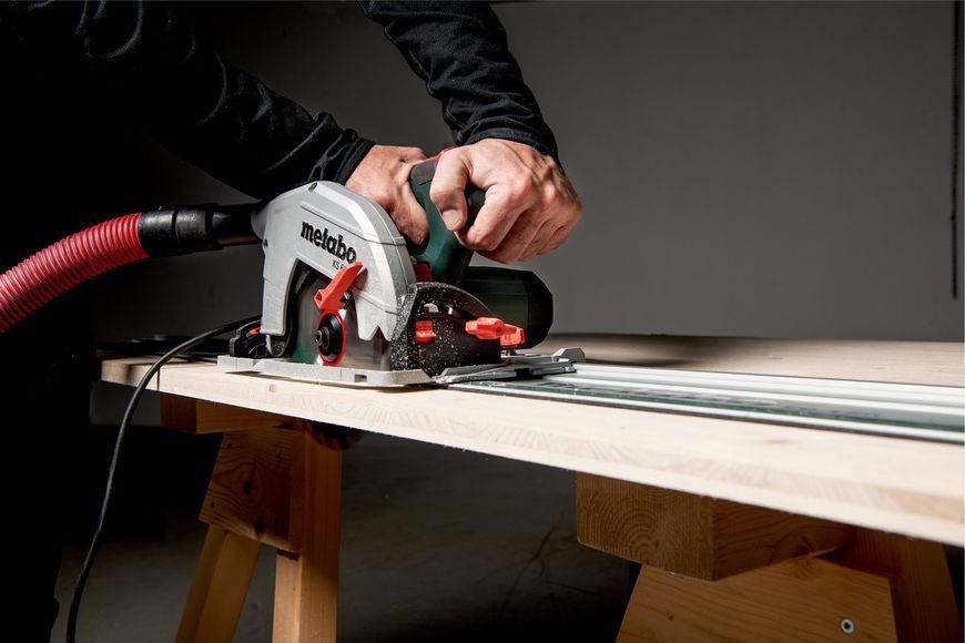 Мощная ручная дисковая пила по дереву Metabo KS 66 FS : 1500 Вт, круг 190мм циркулярная пила 601066000 VSE 601066000 VSE фото