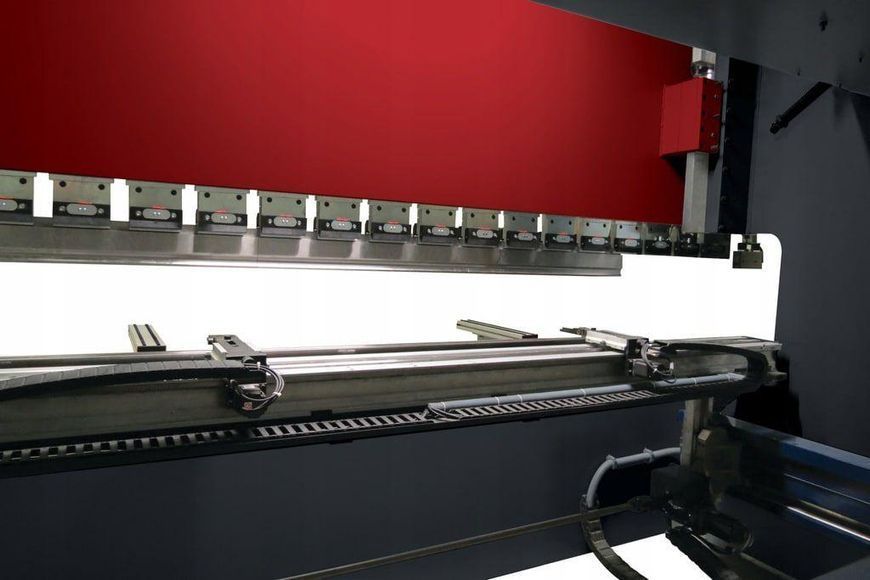 Гідравлічний листозгинальний прес з ЧПК UPTEC E-BEND 31100 CNC E-BEND 31100 фото