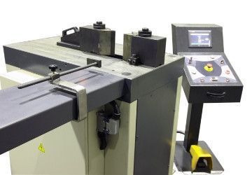 Горизонтальний гідравлічний прес Isitan HP 40 HP 40 фото